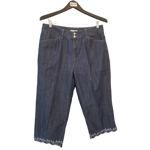 Christopher Banks Capri Short Blue Women's Jeans Size 12 34 Inseam 20 in - Picture 1 of 8